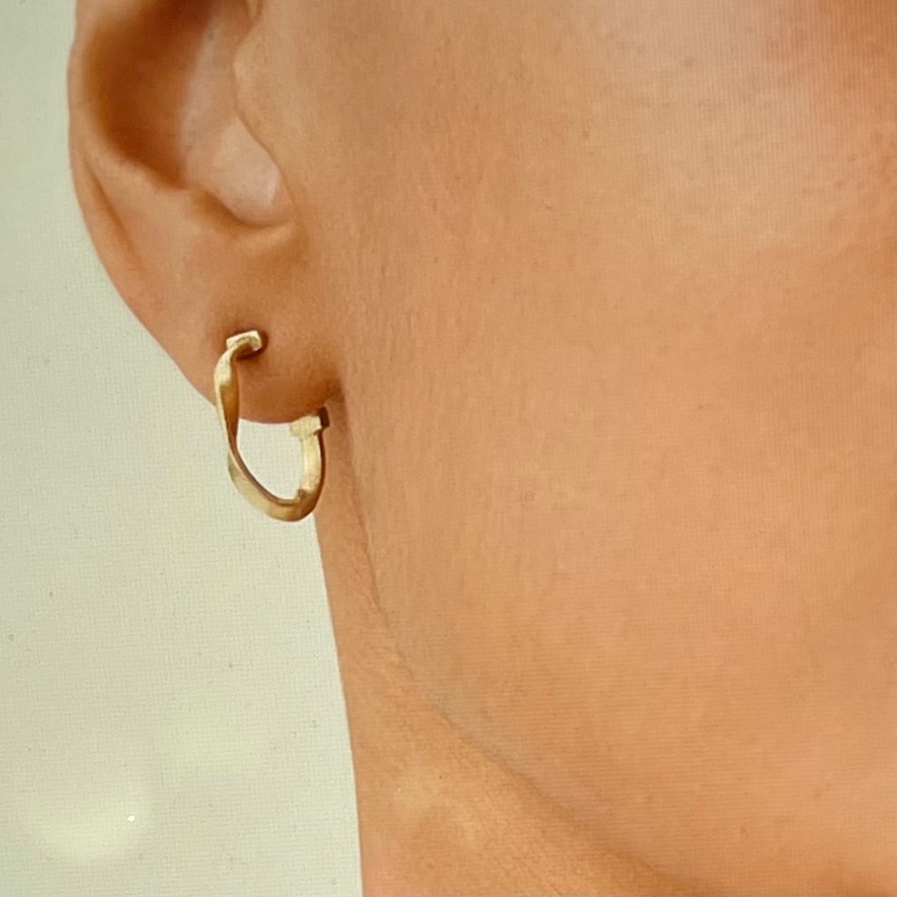 MARCO BICEGO Marrakech 18K Yellow Gold Twisted Huggie Hoops - Picture 4 of 5